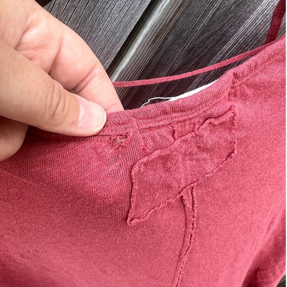 We The Free Red V Neck Distressed Raw Hem Casual T Shirt Top Women's XS - Picture 8 of 8